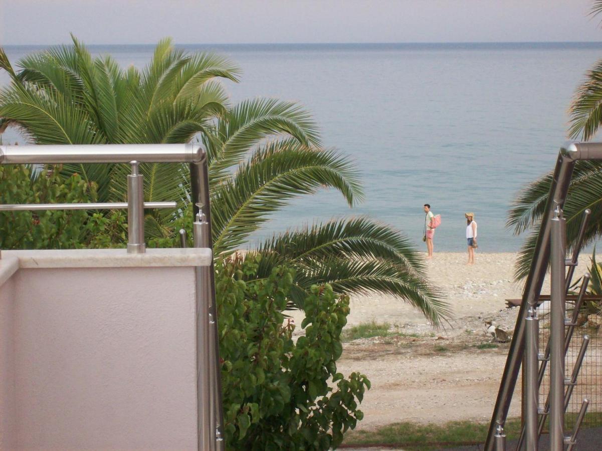 Sea Breeze Apartment *